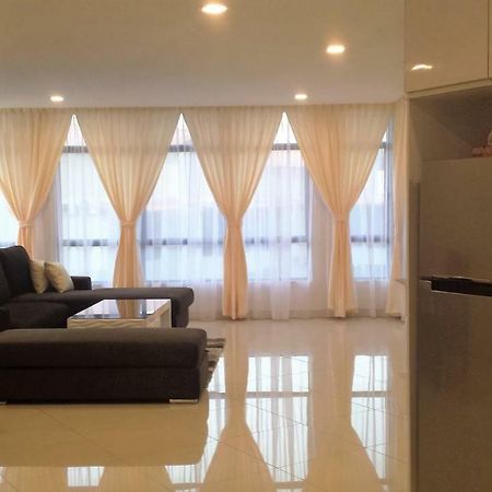 Cherloft@Samsuria Beach Residences Kampung Sungai Ular Exterior photo